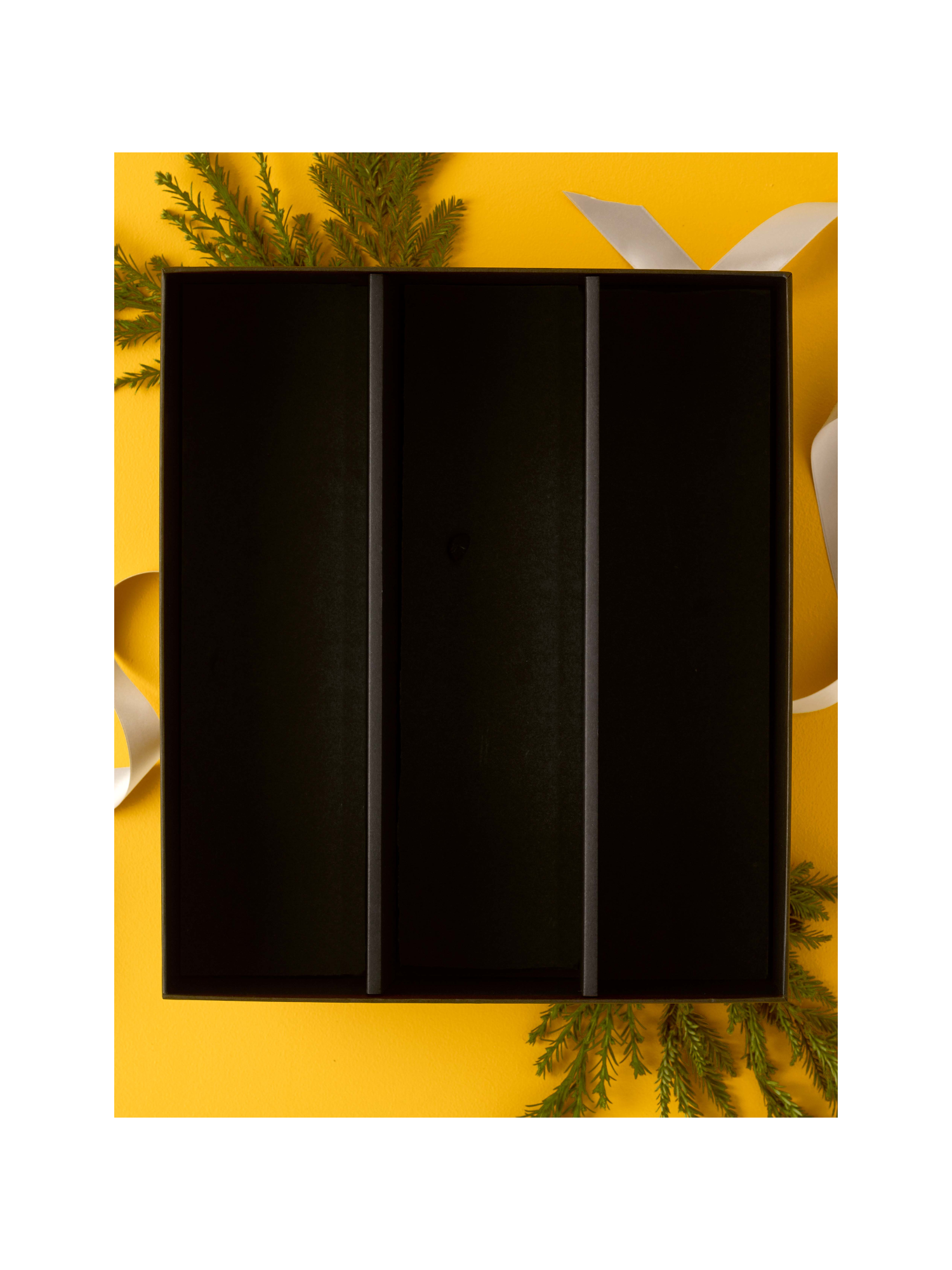 BLACK GIFT BOX 3 BOTTLE image number 1